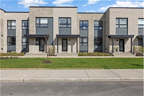 Residential - Two Level House - Saint-Hubert, Canada - Canada