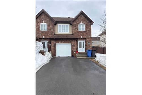 Residential - Two Level House - Vaudreuil-Dorion, Canada - Canada