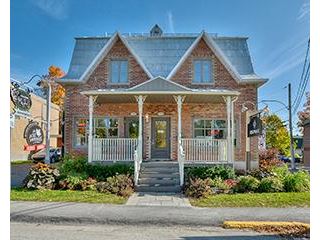 Office of RE/MAX CRYSTAL - Sainte-Anne-des-Plaines