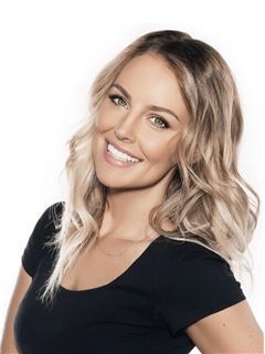 Associate - Kerryn Du Rand - RE/MAX Dolphin Realtors (La Mercy)