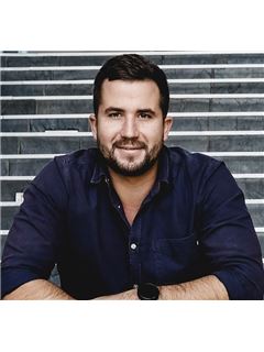 Associate - Cameron Andrews - RE/MAX Dolphin Realtors (La Mercy)