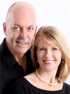 Associate - Charlene McMurray - RE/MAX Dolphin Realtors (La Mercy)