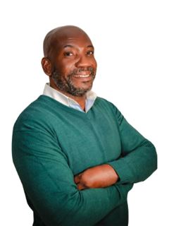 Associate - Lucky Mabaso - RE/MAX Masters (Bryanston)