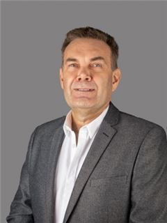 Reg. Fastighetsmäklare - Rian Delport - RE/MAX Infoglobe - Constantia Park