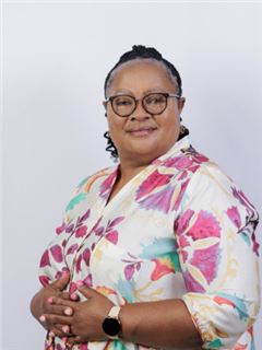 Salgskonsulent - Rose Mazubane - RE/MAX Coast and Country (Shelly Beach)