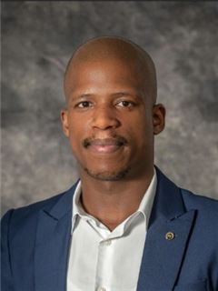 Associate - Phiwe Madubedube - RE/MAX One Hundred Fourways