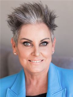 Associate - Hanneleen le Roux - RE/MAX Town and Country (Krugersdorp)