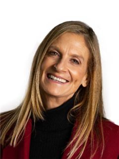 Associate - Beverley Delit - RE/MAX Living - Sea Point