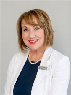 Associate - Cecilia Potgieter - RE/MAX Coastal - Knysna