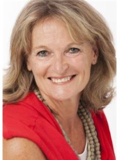 Immobilienmakler/in - Kerry Gregory - RE/MAX Address (Upper Highway)