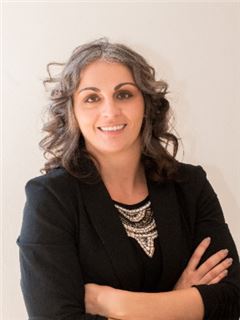Associate - Ameri Botha - RE/MAX Town and Country (Krugersdorp)