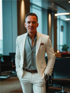 Reg. Fastighetsmäklare - Flip Cloete - RE/MAX Infoglobe - Constantia Park