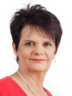 Salgskonsulent - Anne De Klerk - RE/MAX Coast and Country (Shelly Beach)