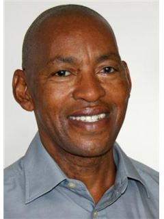 Associate - Chris Meyiwa - RE/MAX Dolphin Realtors (La Mercy)