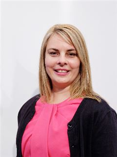 Associate - Cezanne Webber - RE/MAX Living - Sea Point