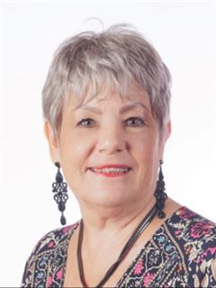 Salgskonsulent - Ria Liebenberg - RE/MAX Coast and Country (Shelly Beach)