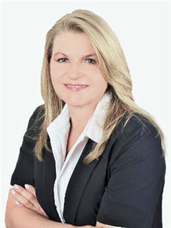 Aģents - Christina Lemmon - RE/MAX Superior - Mulbarton