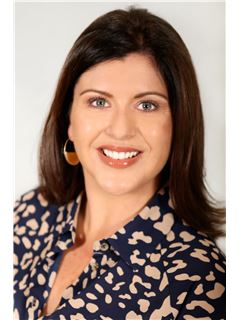 Associate - Candice Elliott - RE/MAX Dolphin Realtors (La Mercy)