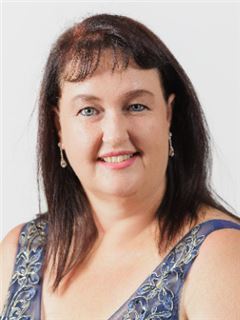 Salgskonsulent - Petro du Plooy - RE/MAX Coast and Country (Shelly Beach)