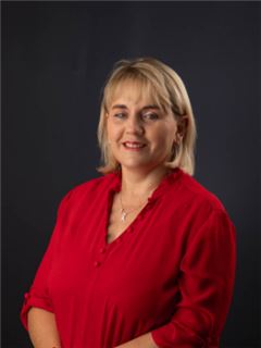 Reg. Fastighetsmäklare - Elize Meyer - RE/MAX Infoglobe - Constantia Park