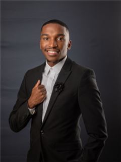 Reg. Fastighetsmäklare - Paballo Morallane - RE/MAX Infoglobe - Constantia Park