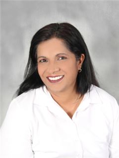 Associate - Nadia Pretorius - RE/MAX Finest - Alberton