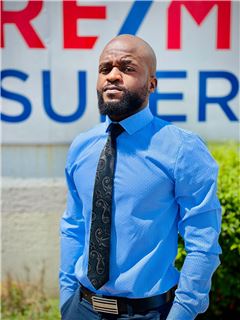 Aģents - Trust Zwane - RE/MAX Superior - Mulbarton