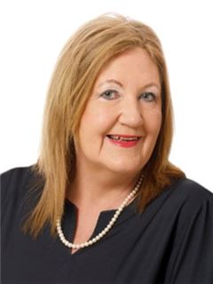 Associate - Tracey Neat - RE/MAX Address (Upper Highway)