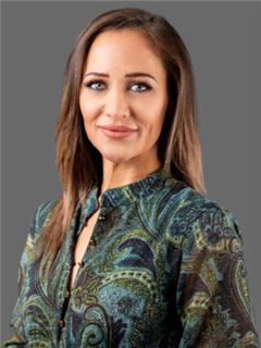 Associate - Lourinca Erasmus - RE/MAX Infoglobe –Midstream