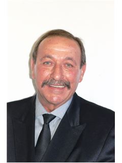 Salgskonsulent - George Henderson - RE/MAX Coast and Country (Shelly Beach)