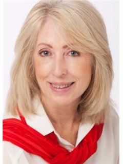 Immobilienmakler/in - Irene Skelton - RE/MAX Address (Upper Highway)