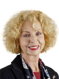 Broker/Owner - Gerlinde Moser - RE/MAX Living - Sea Point