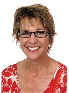 Associate - Riana Burger - RE/MAX Town and Country (Krugersdorp)