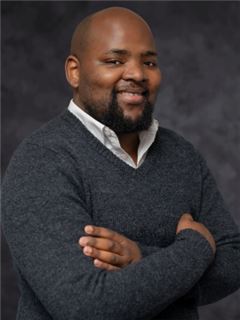 Associate - Simangaliso Mbixane - RE/MAX One Hundred Fourways