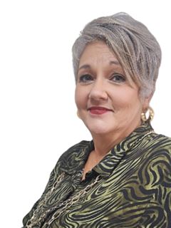 Salgskonsulent - Petro Breytenbach - RE/MAX Coast and Country (Shelly Beach)