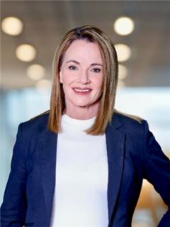 Associate - Colleen Willis - RE/MAX Dolphin Realtors
