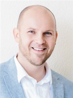 Associate - Andreas Hauke - RE/MAX Living - Sea Point