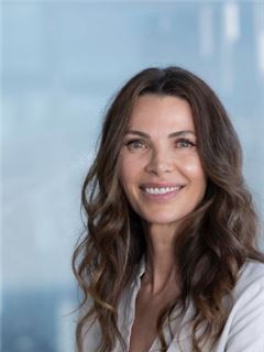 Associate - Dune Kossatz - RE/MAX Living - Sea Point