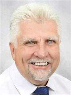 Aģents - Mike Pawson - RE/MAX Superior - Mulbarton
