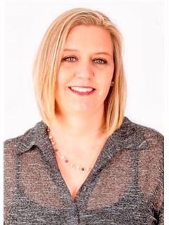 Associate - Jeanne Cassidy - RE/MAX Dolphin Realtors