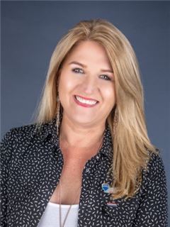 Reg. Fastighetsmäklare - Yvonne Labuschagne - RE/MAX Infoglobe - Constantia Park