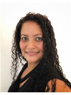 Racquel Adams - RE/MAX Dolphin Realtors