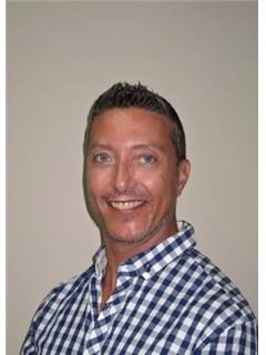Associate - Brad Hooper - RE/MAX Dolphin Realtors (La Mercy)