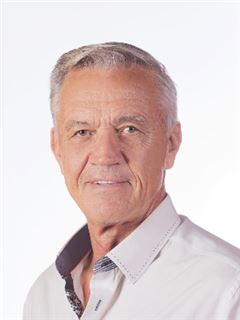 Salgskonsulent - Danie Barnard - RE/MAX Coast and Country (Shelly Beach)