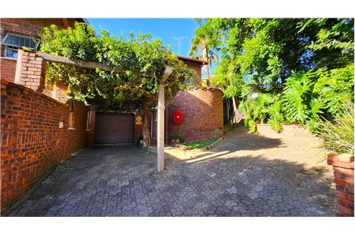 Residential - Townhouse - Waterkloof Heights, Gauteng - South Africa