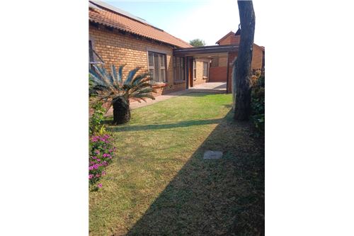 Residential - Townhouse - Willow Park Manor, Gauteng - South Africa
