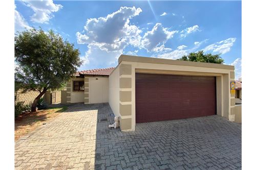 Residential - Townhouse - Rooihuiskraal, Gauteng - South Africa