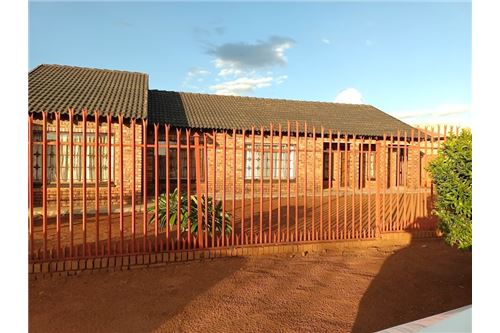 Residenziale - Casa - Ga-rankuwa Unit 1, Gauteng - South Africa - 3 - 1031414106-217