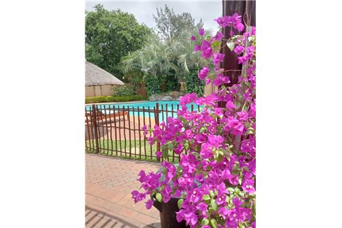 Residential - Condo/Apartment - Douglasdale, Gauteng - South Africa