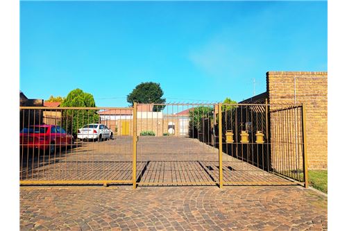 Residential - Townhouse - Randfontein Central, Gauteng - South Africa